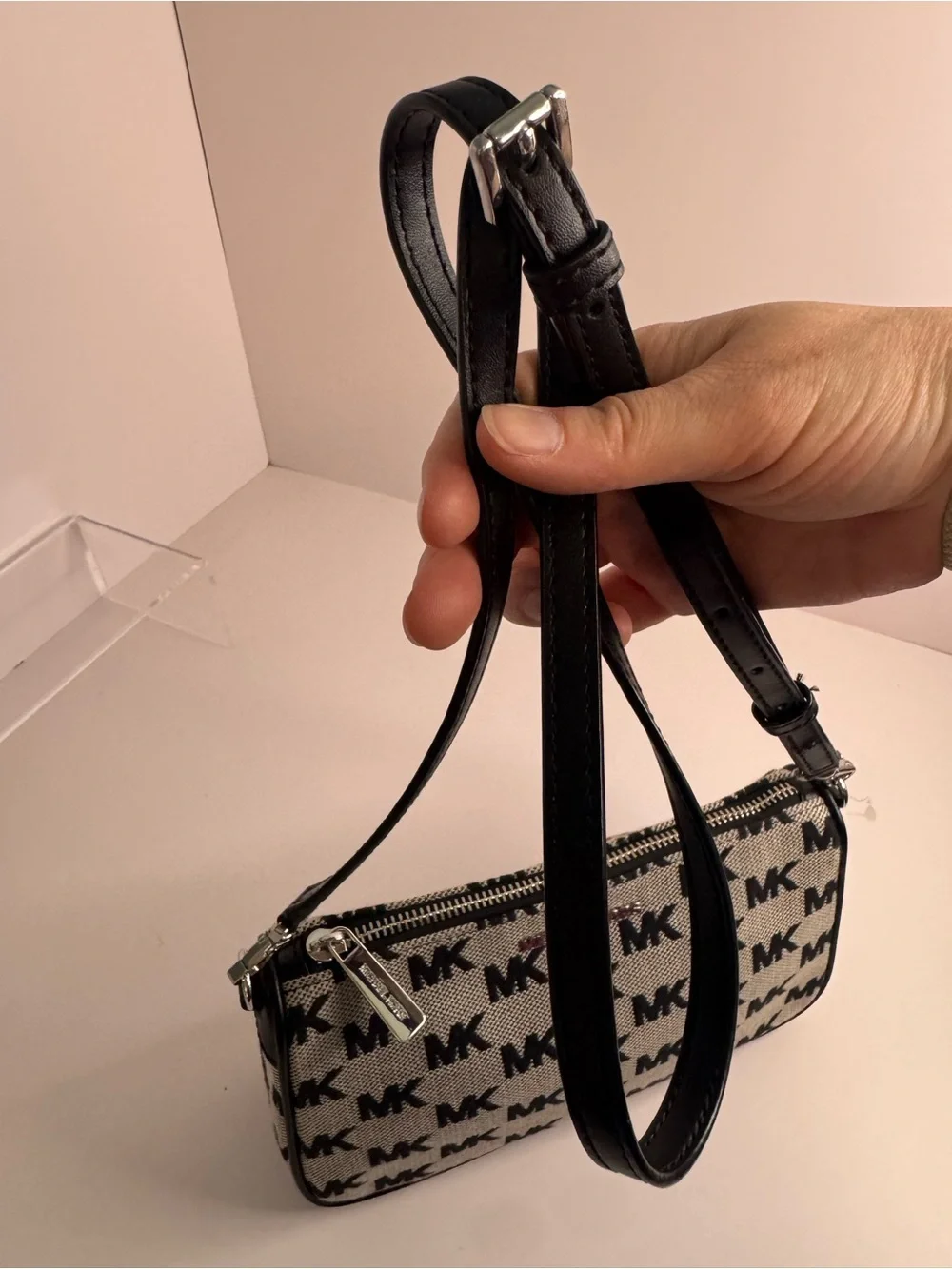 #338 Michael Kors Jet Set Signature Small Crossbody Bag